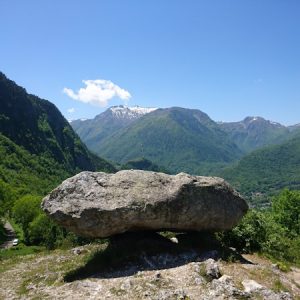 dolmen von semmen 2026heart crystal healing
