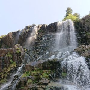 cascade d'ars2 heart crystal healing